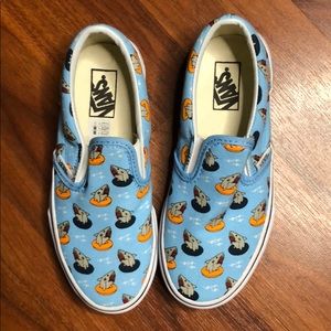 NWOT Vans size US size 2 shark pattern